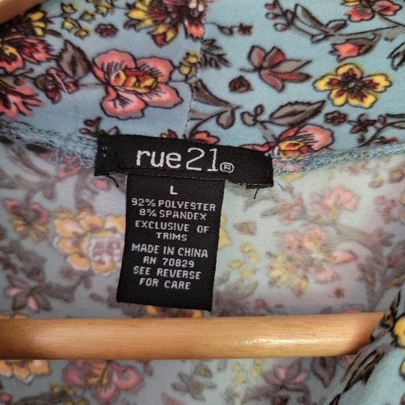 Women's Rue 21 Floral Dress multi Colored Size Large - Picture 3 of 4